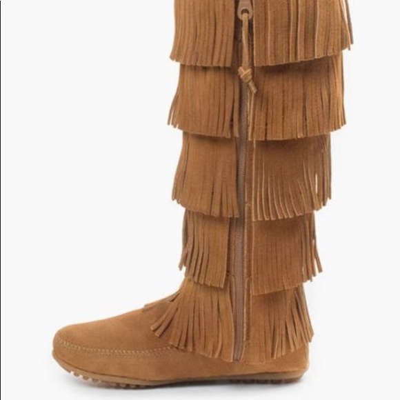 5 layer fringed boots by Minnetonka - Picture 2 of 4
